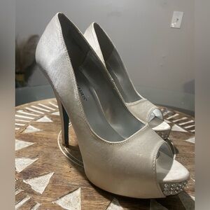 Just Fab Ivy Elegant Cream Peep-Toe Heels woman size 8.5 jewel wedding